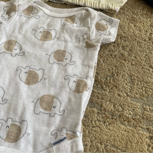 New Born Bundle of Onesies and Sleep Sack Cotton Snap Closure - Picture 4 of 8